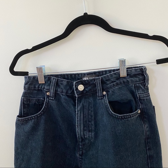Black high waisted straight leg Zara jeans - Picture 5 of 5